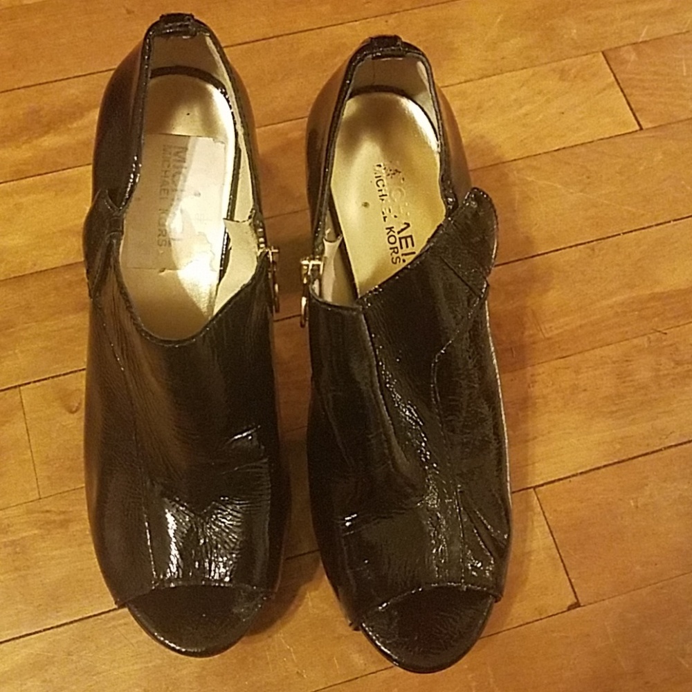 Michael Kors Black Patent platform zip up